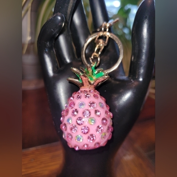 Bag Charm Pink Pineapple - Picture 2 of 3
